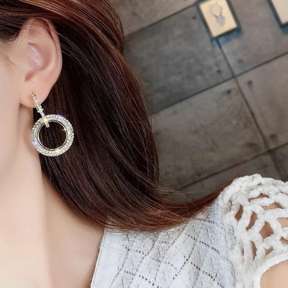 3/$30 💛🤍 Rhinestone Drop Earrings